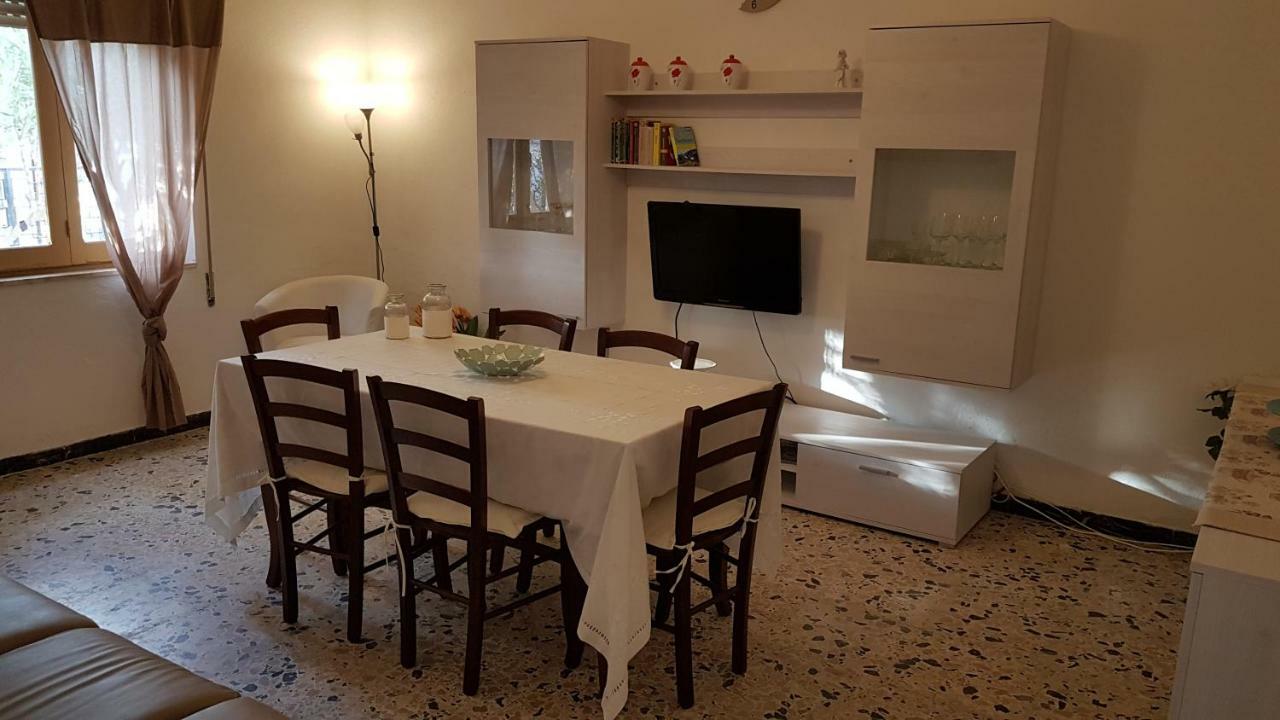 Villa Sul Mare A Chia ดอมุสเดมาเรีย ภายนอก รูปภาพ