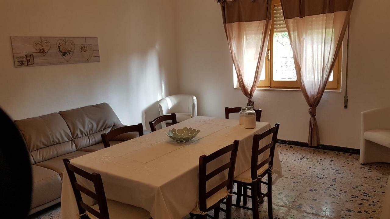 Villa Sul Mare A Chia ดอมุสเดมาเรีย ภายนอก รูปภาพ